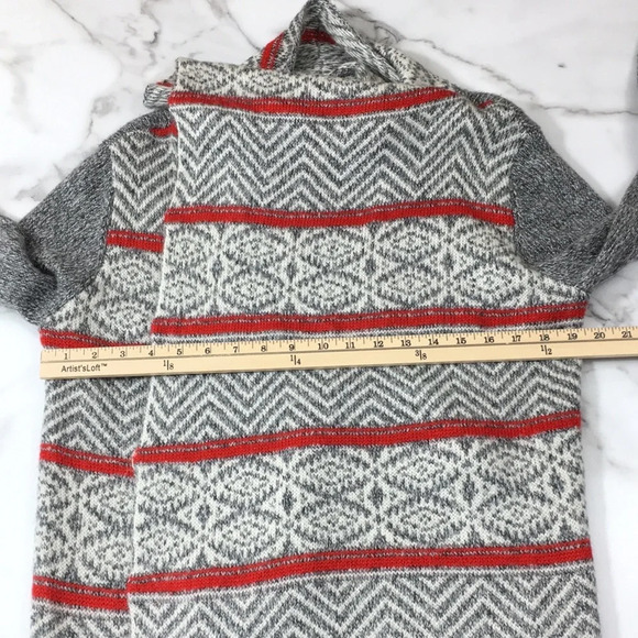 American Eagle Cardigan Sweater Gray Red Aztec Striped‎ - Picture 9 of 11